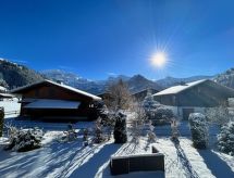 Ruim 8-persoons chalet aan de skipiste met panoramisch uitzicht in Lenk - thumbnail 2