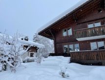Ruim 8-persoons chalet aan de skipiste met panoramisch uitzicht in Lenk - thumbnail 3