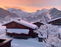 Ruim 8-persoons chalet aan de skipiste met panoramisch uitzicht in Lenk - thumbnail 4