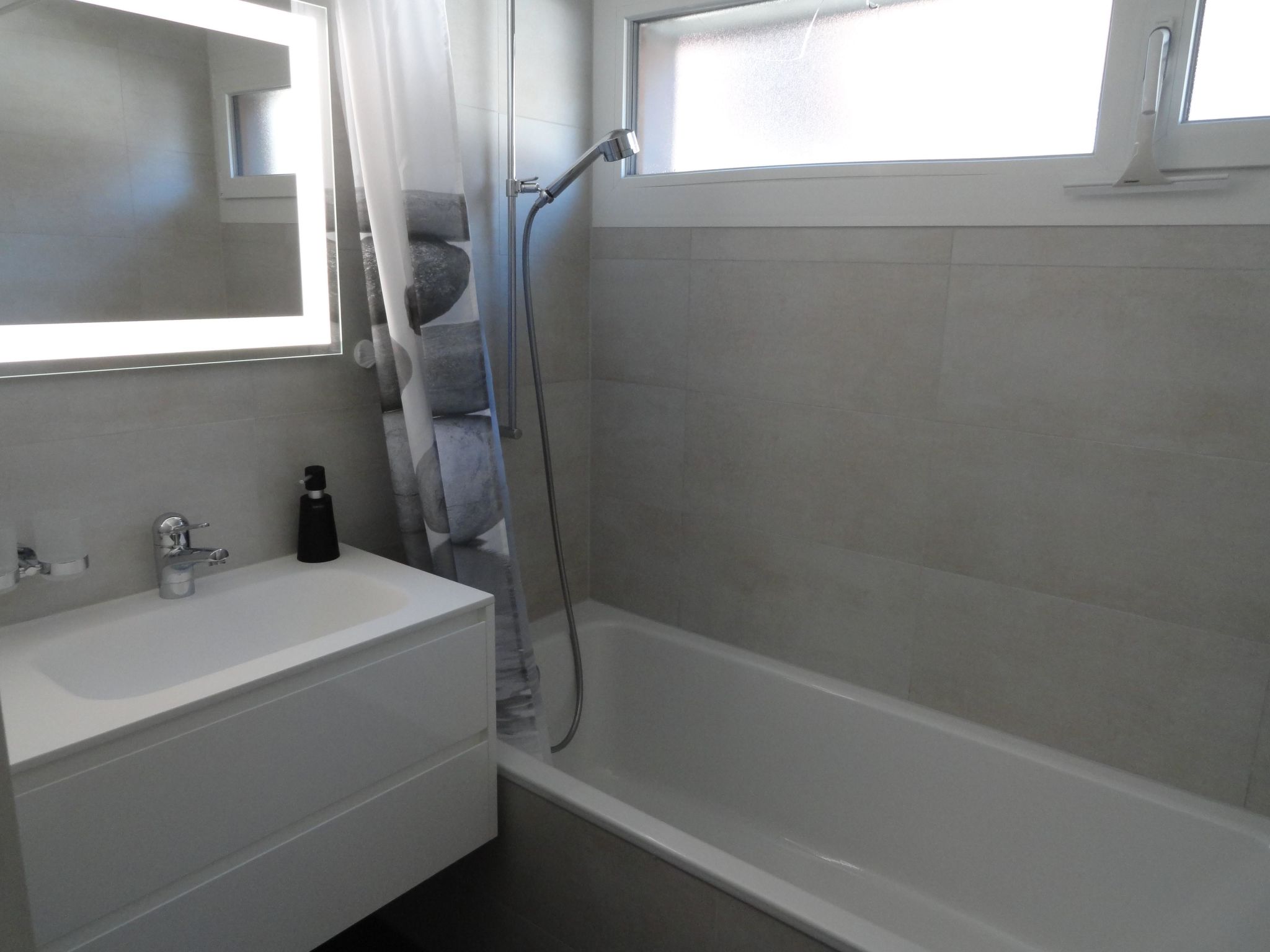 Beryll # 2 Appartement/Fewo, Dusche oder Bad, WC, 3 Schlafräume 6-Bett-Wohnung - Binnen