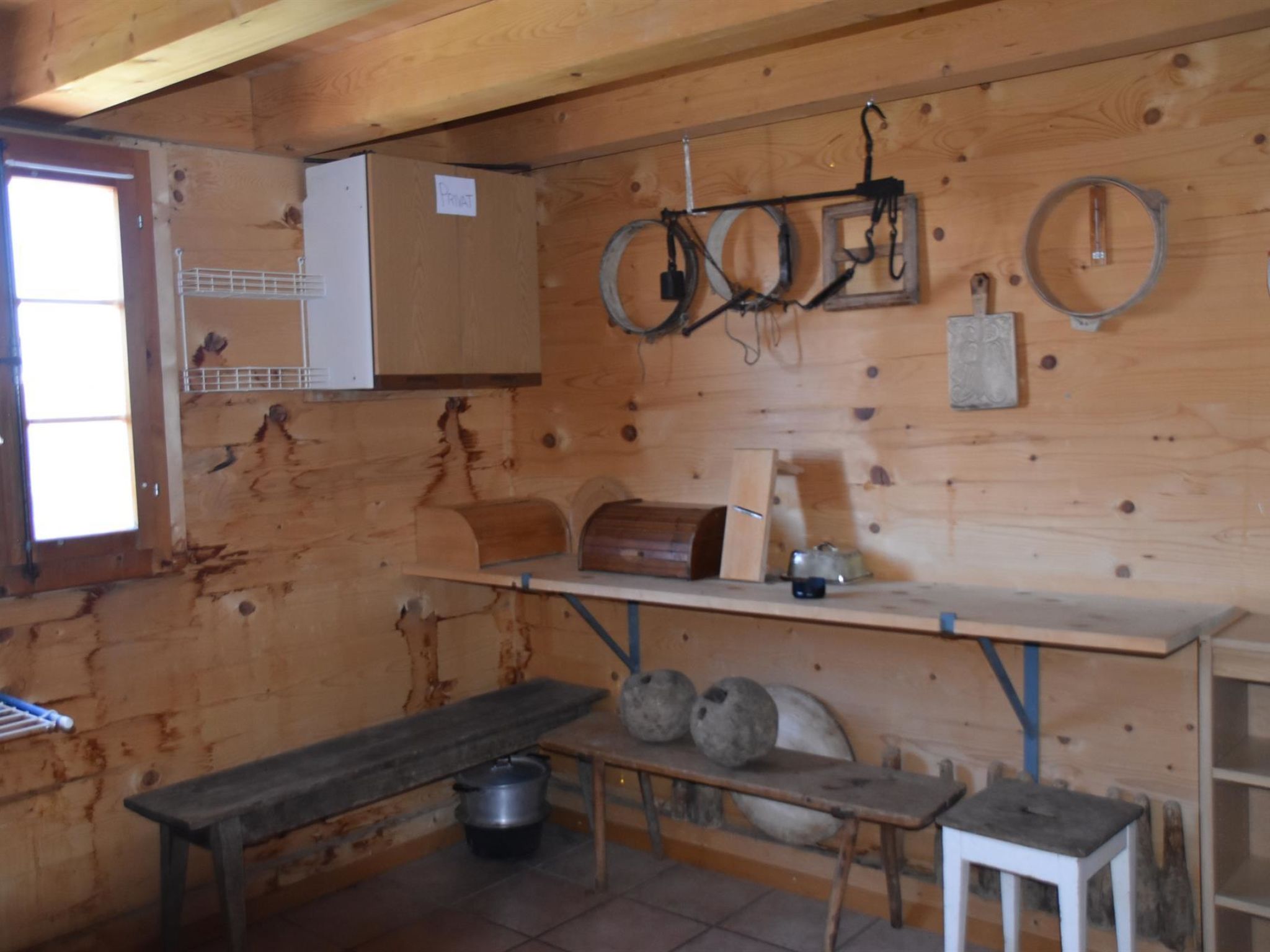 Alphütte Weissenberg Hütte, WC, 2 Schlafräume 5-Bettwohnung - Drinnen