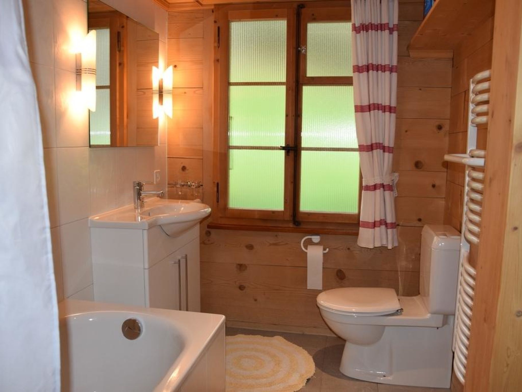 Chalet Maru Appartement/Fewo, Dusche oder Bad, WC, 3 Schlafräume 7-Bett-Wohnung - Image-tags.info