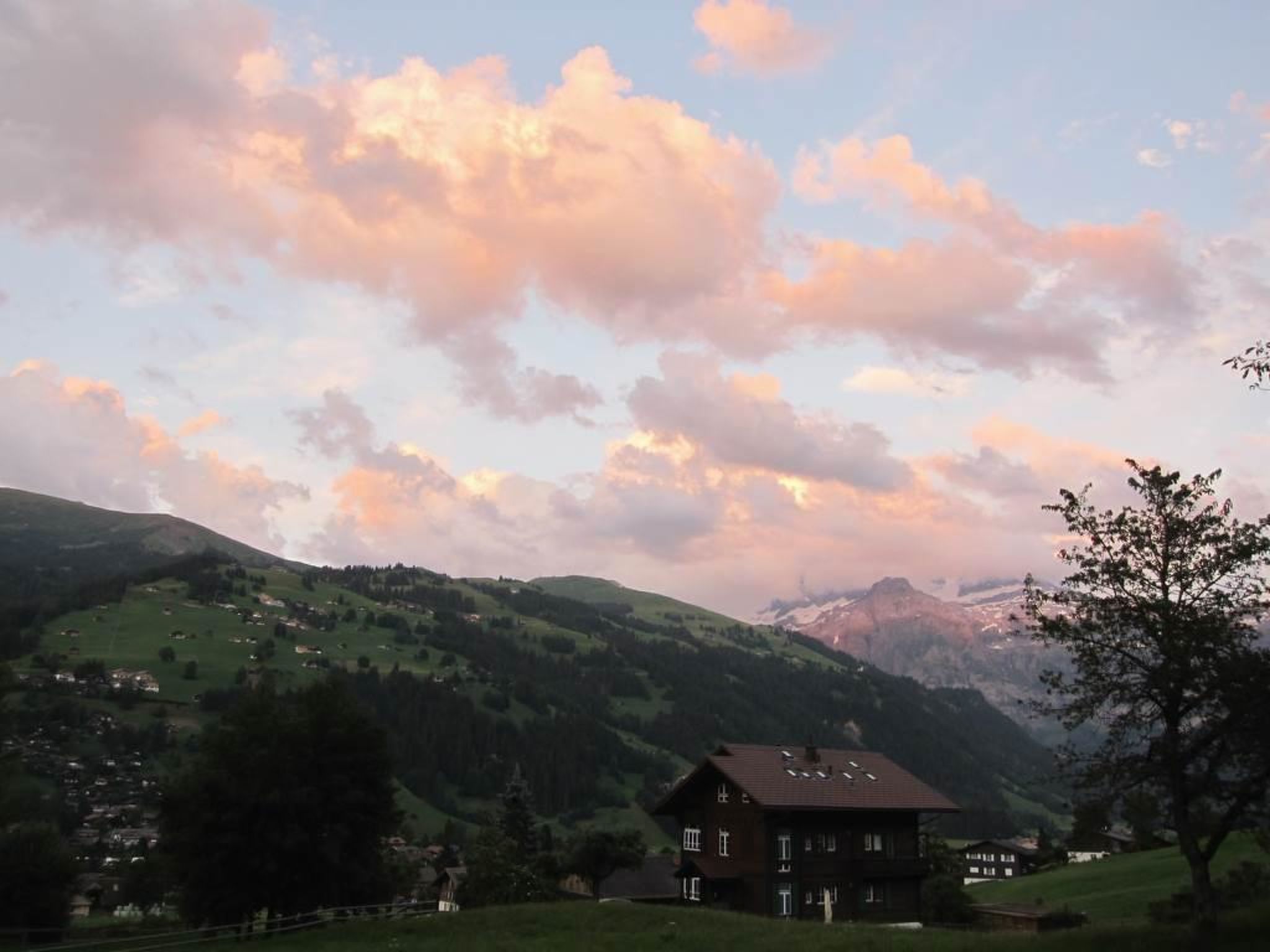 Photo of Chalet Maru Appartement/Fewo, Dusche oder Bad, WC, 3 Schlafräume 7-Bett-Wohnung