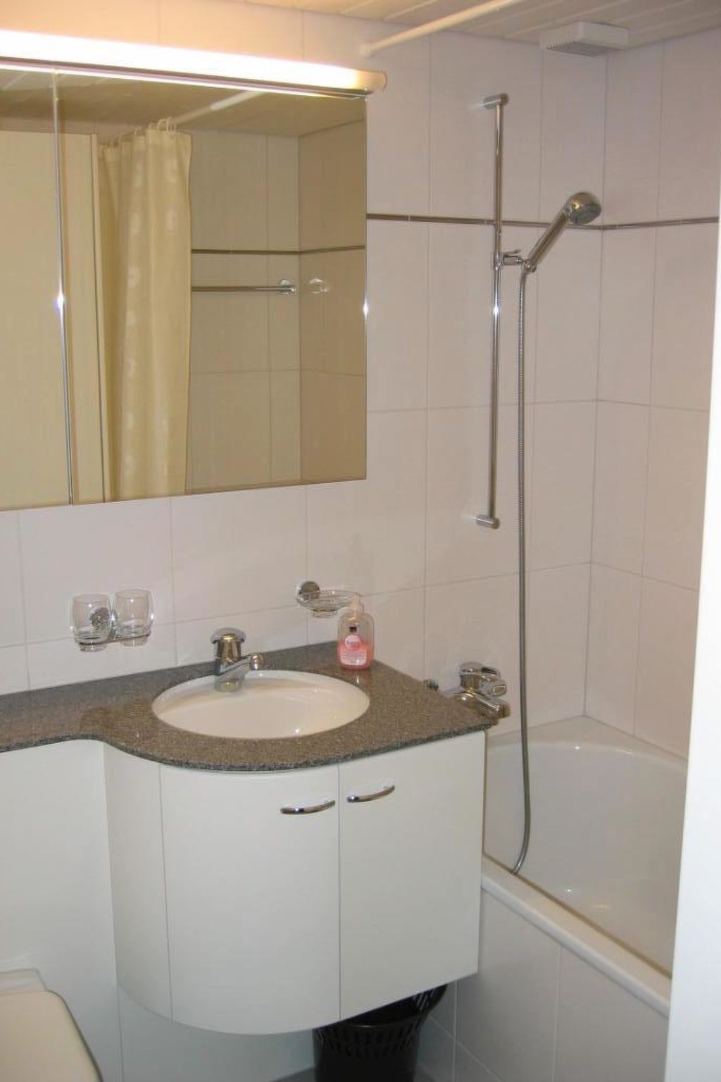 Lischenhaus - Strubel Appartement/Fewo, Dusche oder Bad, WC, 2 Schlafräume - Drinnen
