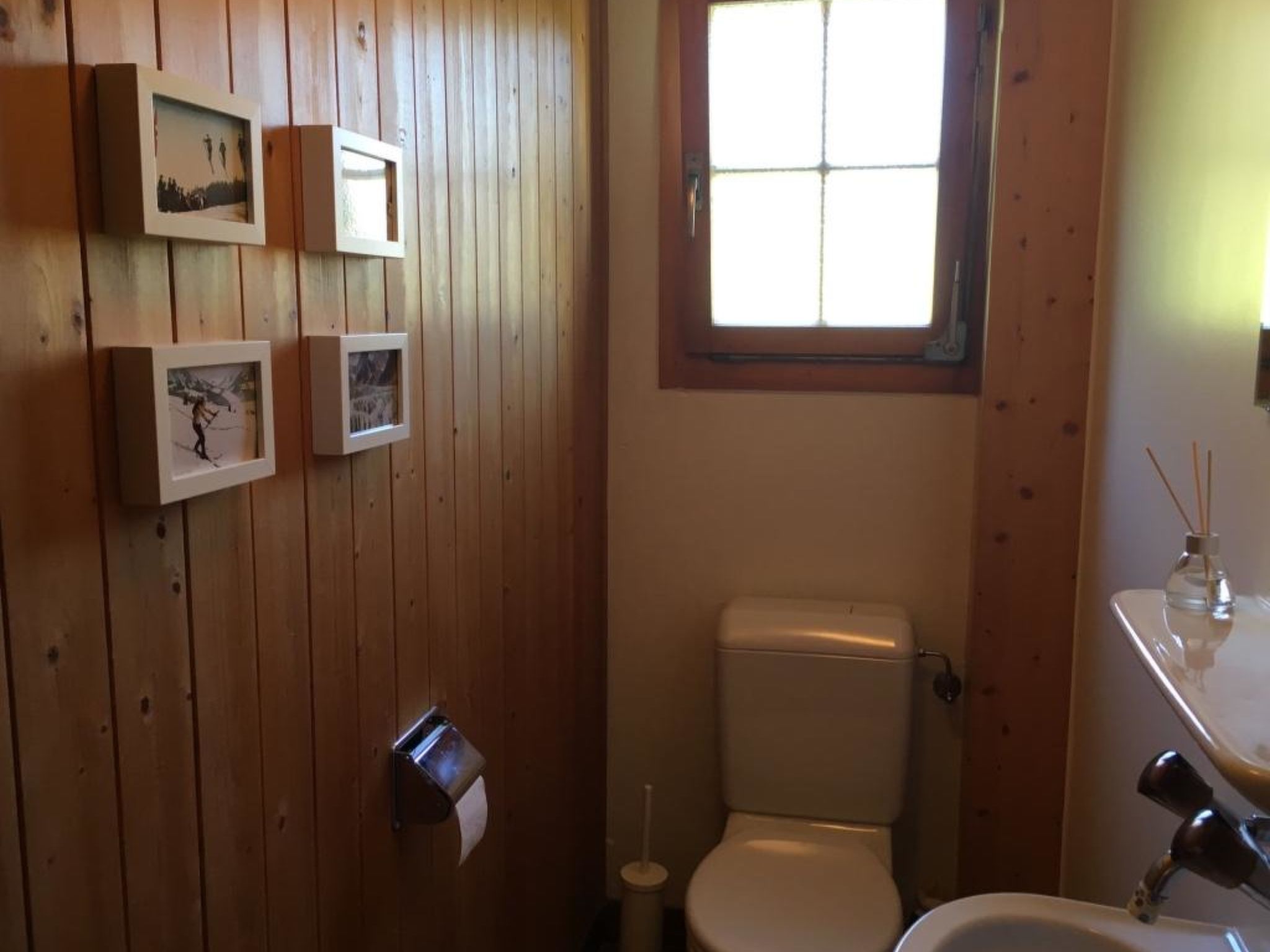 Chriba Appartement/Fewo, Dusche oder Bad, WC, 3 Schlafräume 6-Bett-Wohnung - Drinnen