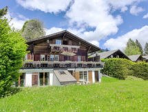 Ruim vrijstaand chalet voor 12 personen direct aan de skipiste in Schönried - thumbnail 1