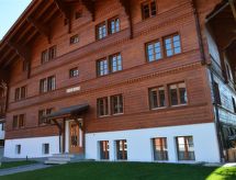 Ruim 8-persoons appartement direct aan de skipiste in Schönried - thumbnail 2