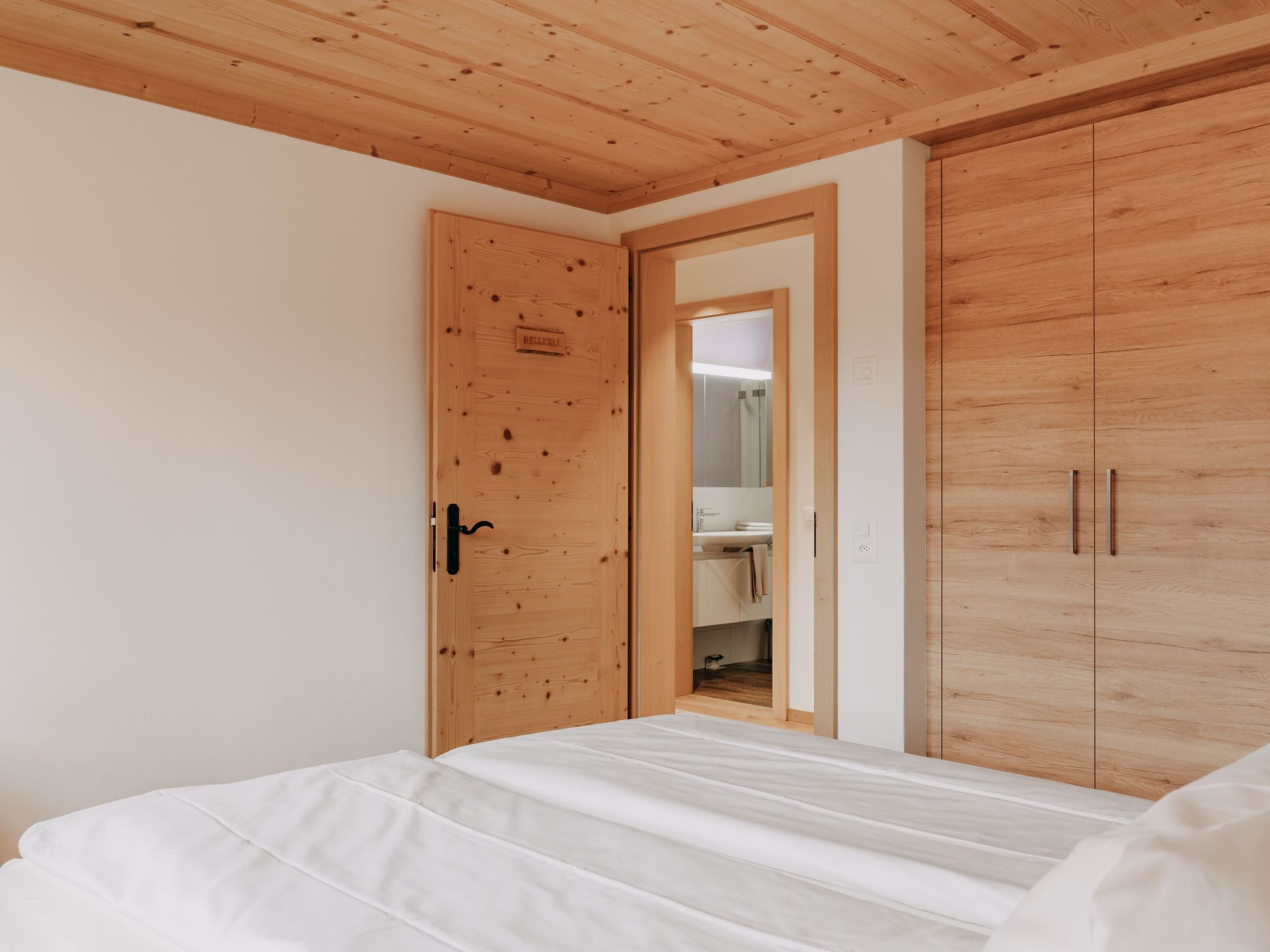 Giferblick Appartement/Fewo, Dusche und Bad, WC 6-Bettwohnung