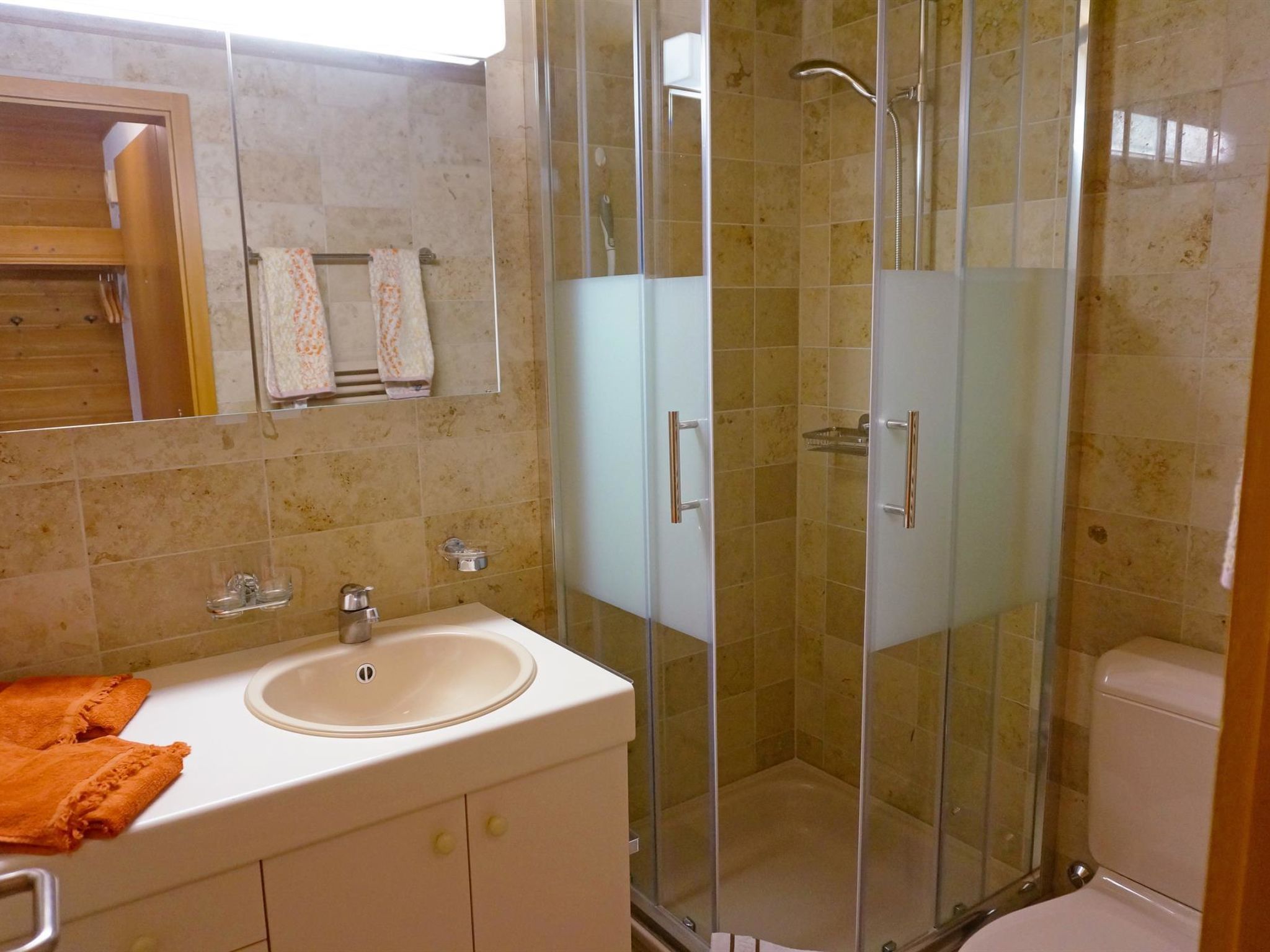 Photo of Zapfe (Küenzi) Appartement/Fewo, Dusche oder Bad, WC 6-Bettwohnung