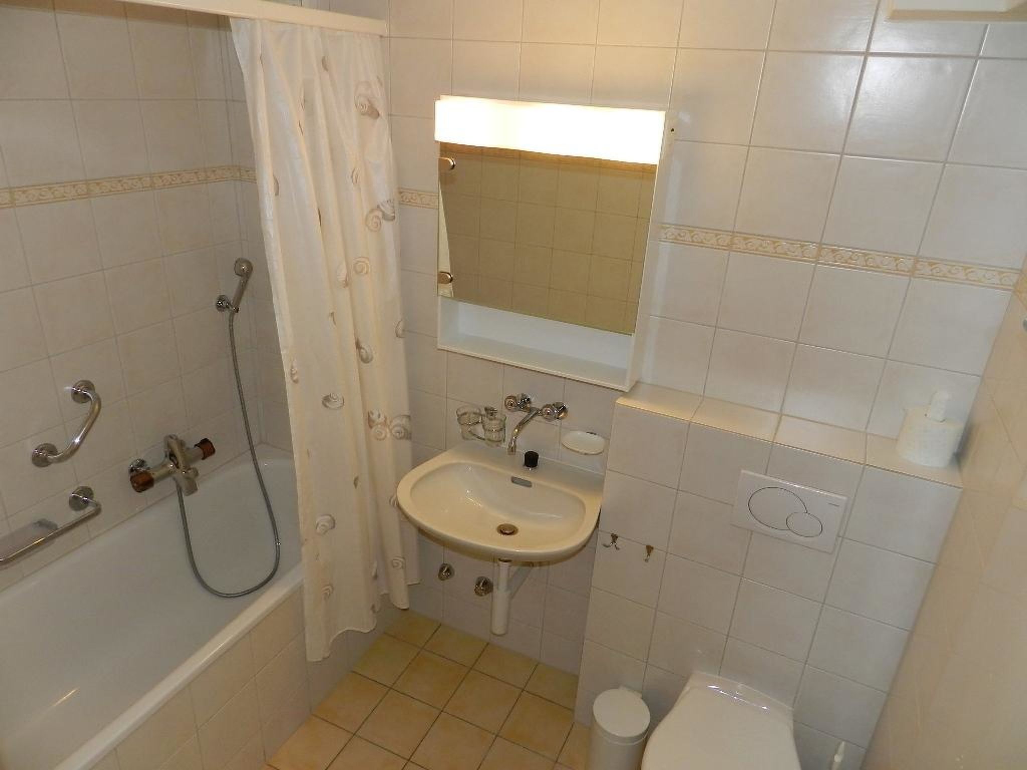 Photo of La Sarine 222 Studio, Dusche oder Bad, WC 2-Bettwohnung