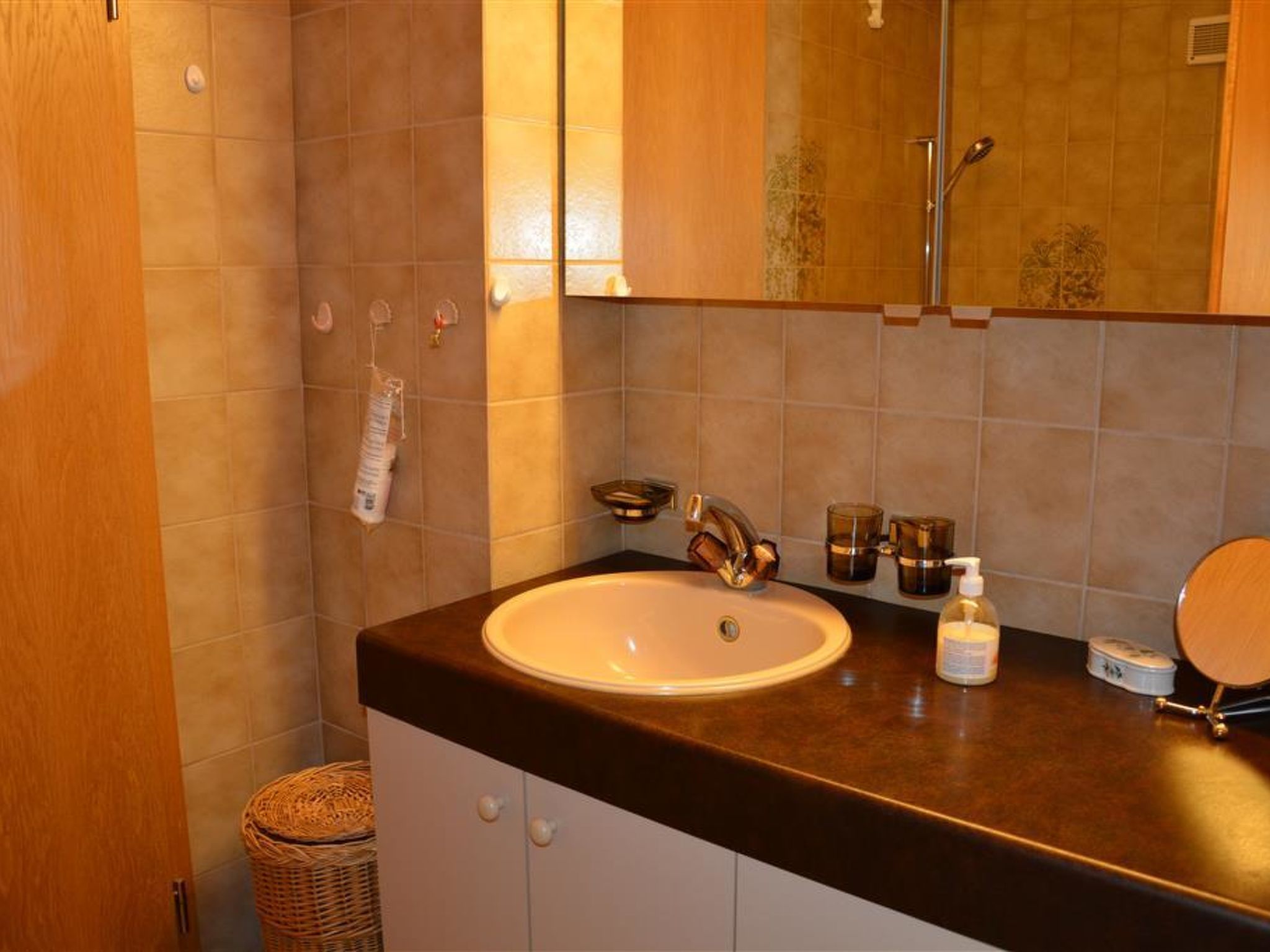 Photo of Hornflue (Wohlwender) Appartement/Fewo, Dusche oder Bad, WC 2-Bettwohnung