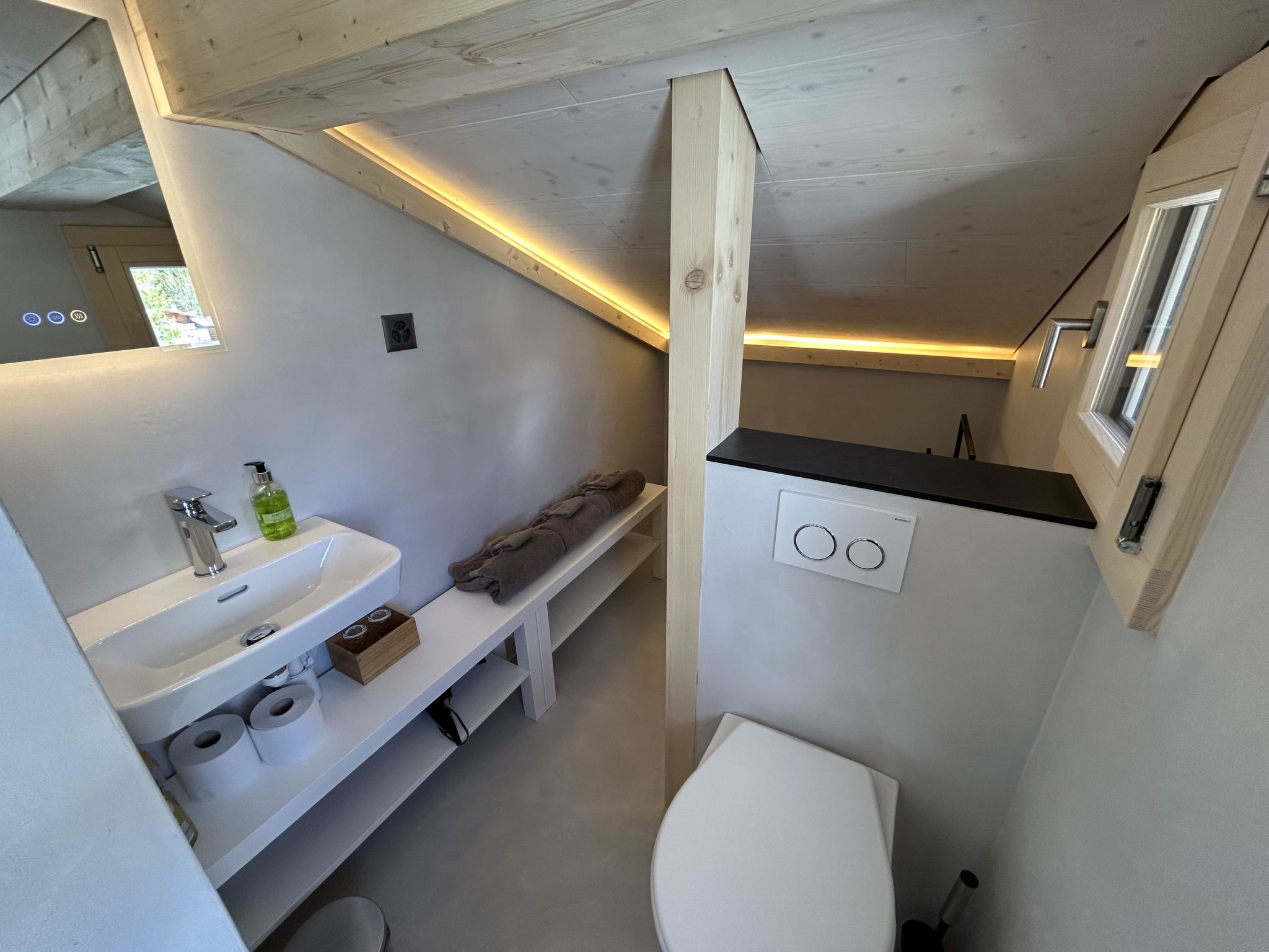 Photo of Alpenchalet Haldeli Dachwohnung