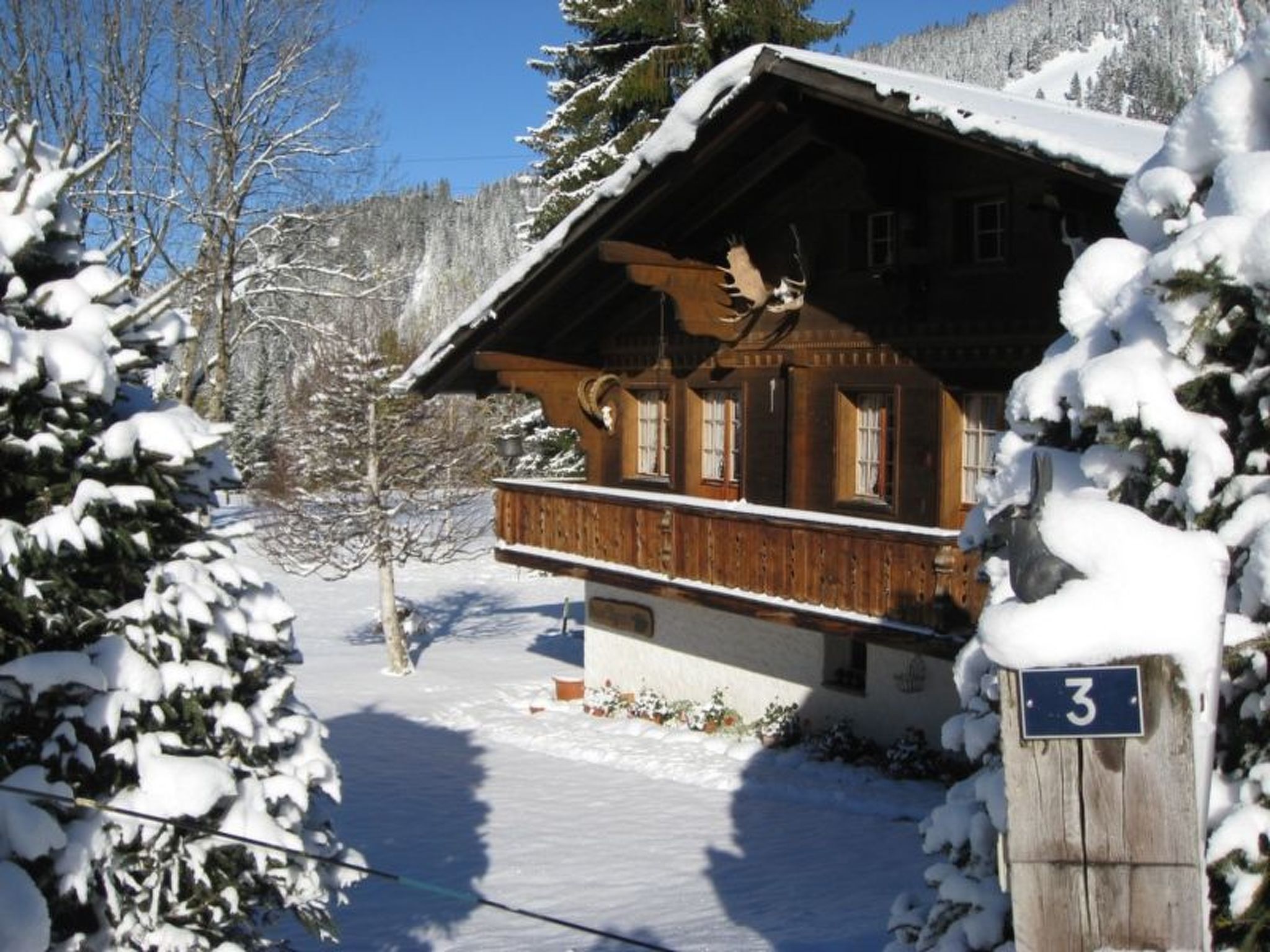 Chalet Nyati, (Gstaad), - Outside