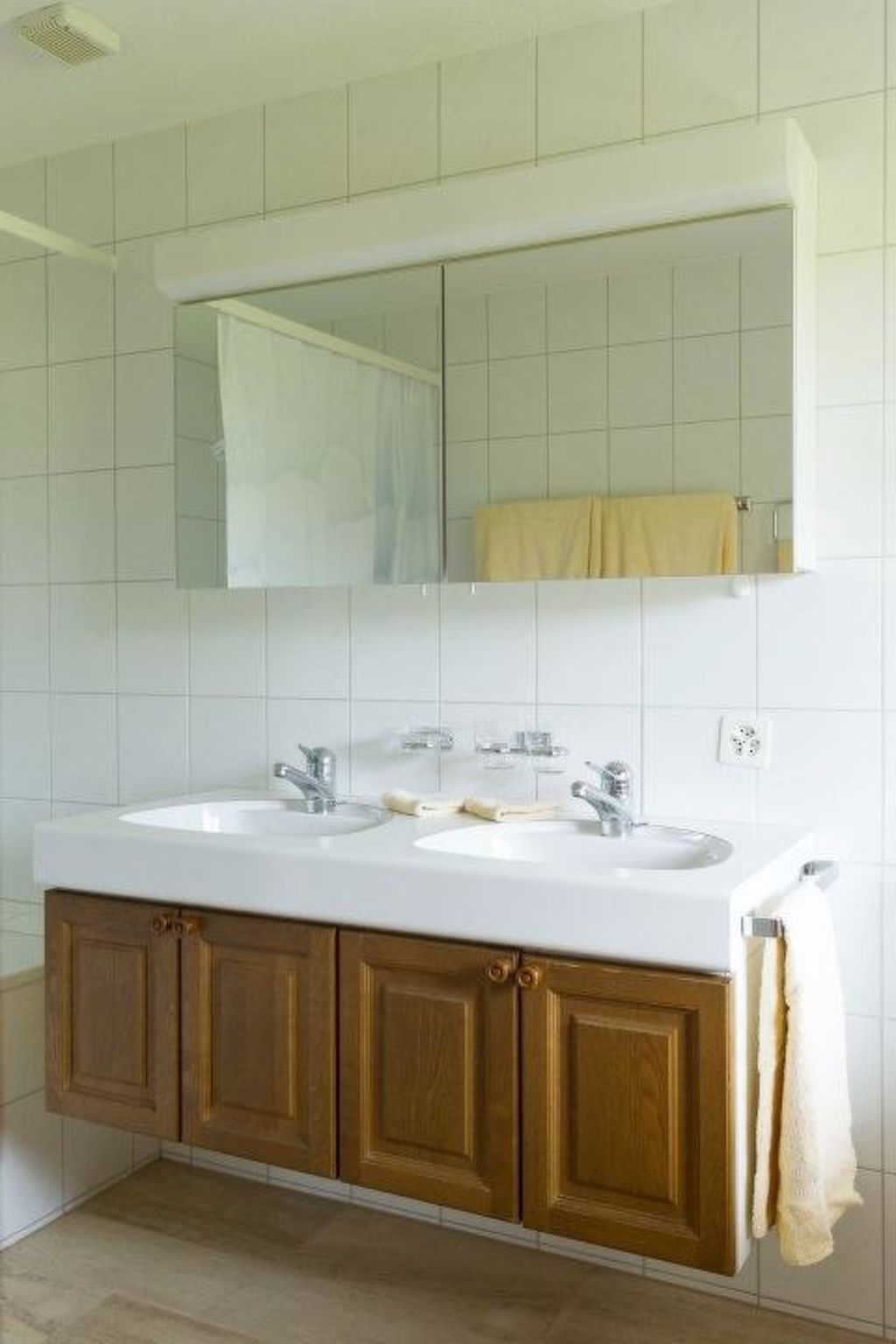 Photo of Graebi Appartement/Fewo, Dusche und Bad, WC 8-Bettwohnung