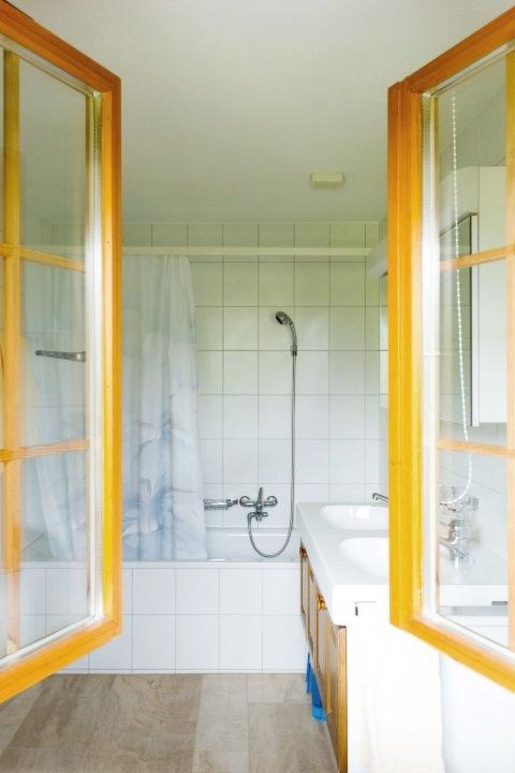 Photo of Graebi Appartement/Fewo, Dusche und Bad, WC 8-Bettwohnung