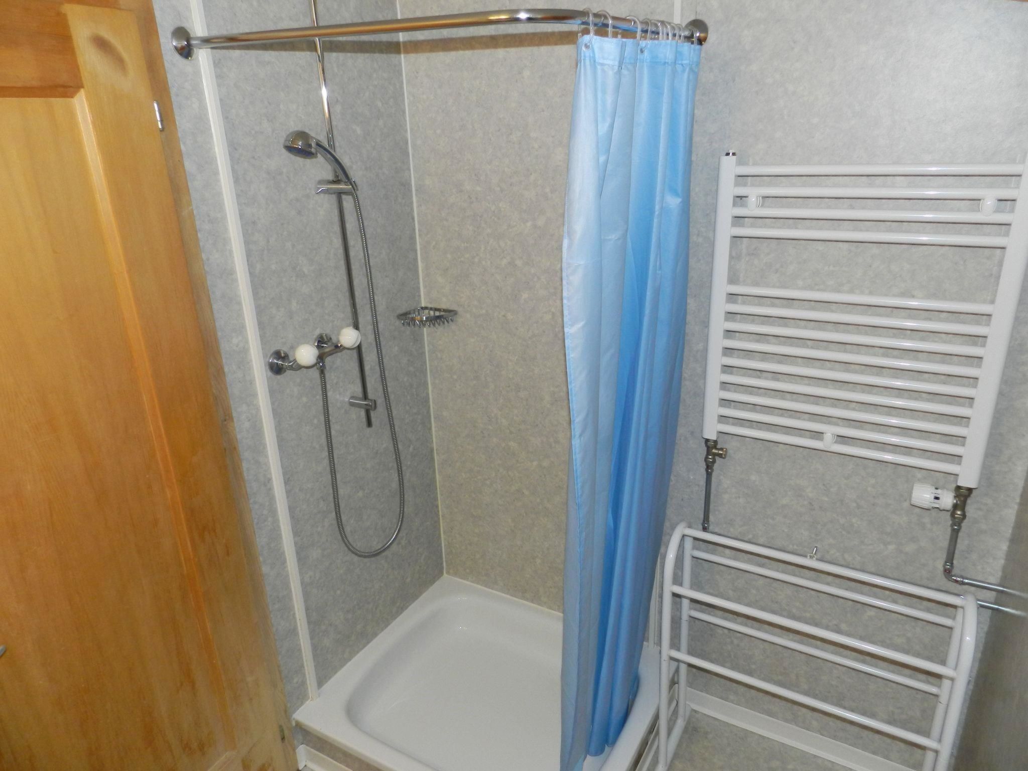 Photo of Guex Appartement/Fewo, Dusche oder Bad, WC 5-Bettwohnung