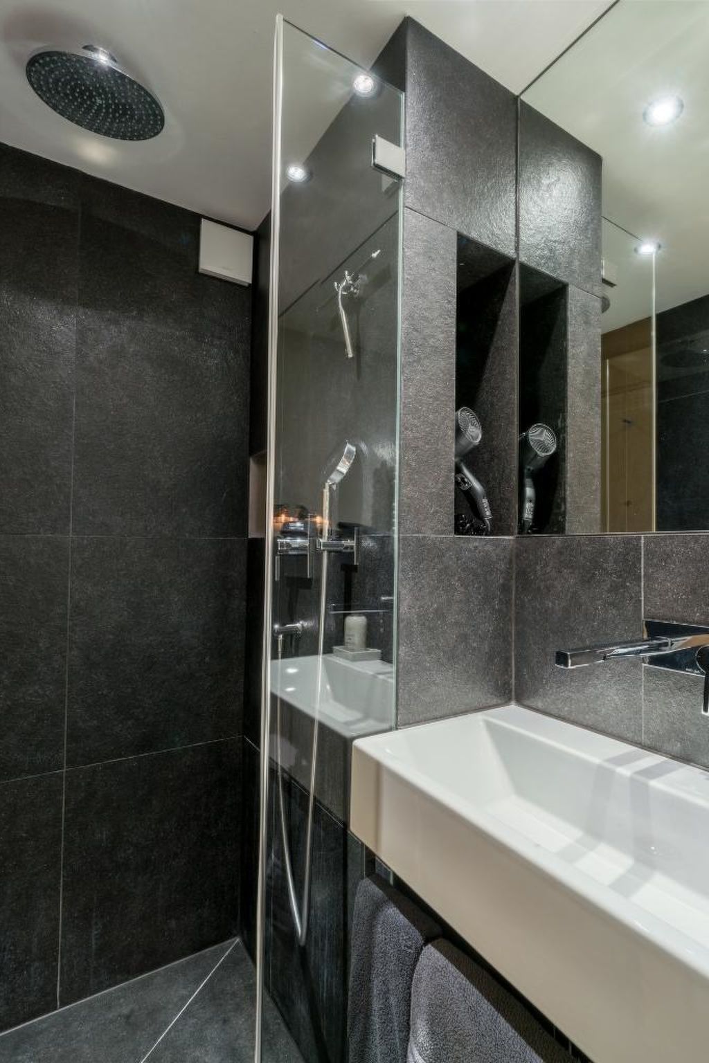 Photo of Les Silenes Appartement/Fewo, Dusche oder Bad, WC 6-Bettwohnung