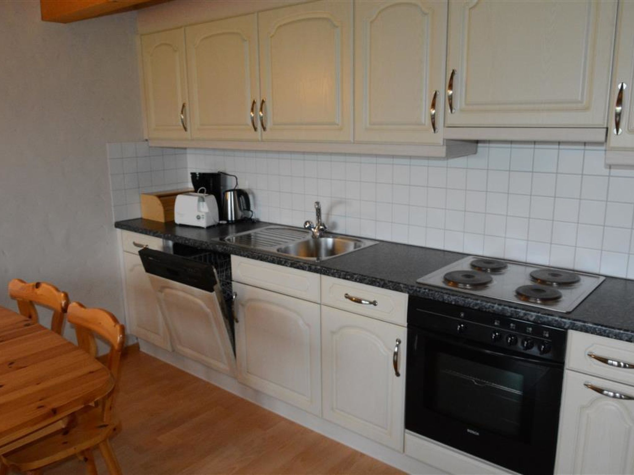 Photo of Henry (2. Stock) Appartement/Fewo, Dusche oder Bad, WC 12-Bettwohnung
