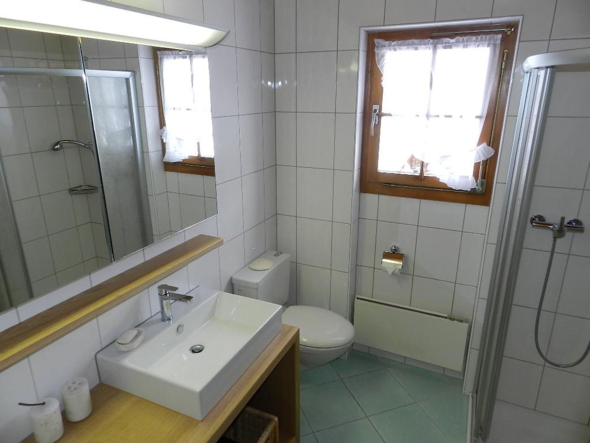 Silberdistel Appartement/Fewo, Dusche, WC, 2 Schlafräume 4-Bettwohnung - Binnen