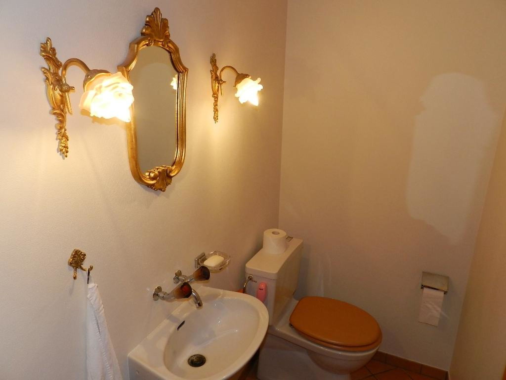 Silberdistel Appartement/Fewo, Dusche, WC, 2 Schlafräume 4-Bettwohnung - Binnen