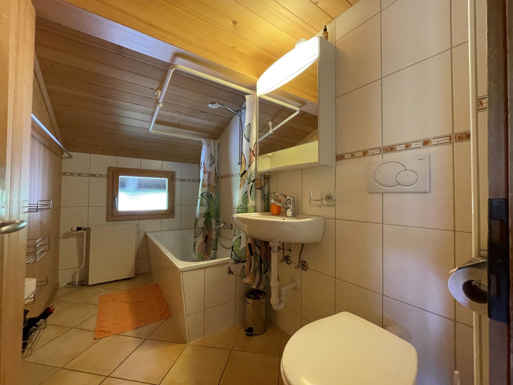 Photo of Sonnegg Appartement/Fewo, Dusche oder Bad, WC 5-Bettwohnung