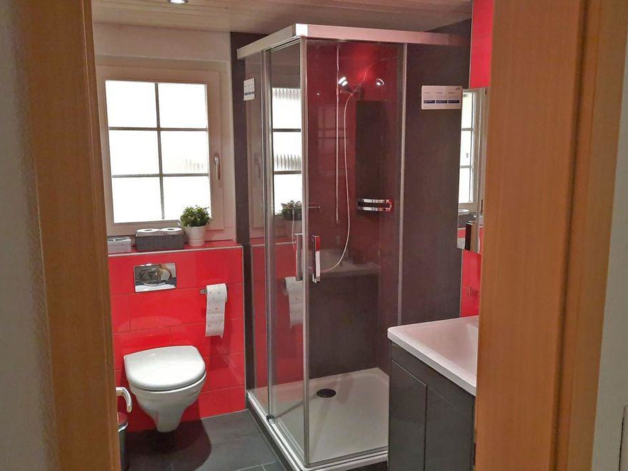 Spitzhorn Nr. 1 Appartement/Fewo, Dusche, WC, 2 Schlafräume 4-Bettwohnung - Dedans