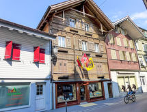 Historisch loft in hartje Interlaken, dichtbij meren en bergen - thumbnail 1