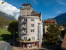 Historische Galeriestudio met Uitzicht op de Jungfrau in het Hart van Interlaken - thumbnail 1