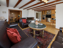 Chalet Shangri La: Rustiek Genieten aan de Skipiste en Golfbaan in Grindelwald - thumbnail 1
