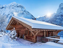 Chalet Andra: Luxe vrijstaand chalet voor 8 personen aan de skipiste in Grindelwald - thumbnail 1