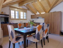 Ruim 6-persoons appartement nabij watervallen en skipistes in Lauterbrunnen - thumbnail 4