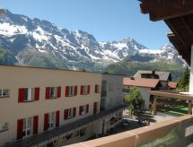 Ruim 6-persoons appartement met Eiger-zicht in het hart van Lauterbrunnen - thumbnail 2