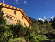 Chalet Viola: Uw intieme toevluchtsoord in het hart van Lauterbrunnen - thumbnail 1