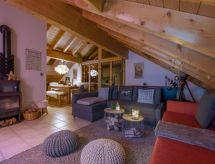Romantisch penthouse chalet in Lauterbrunnen met bergzicht en open haard - thumbnail 3