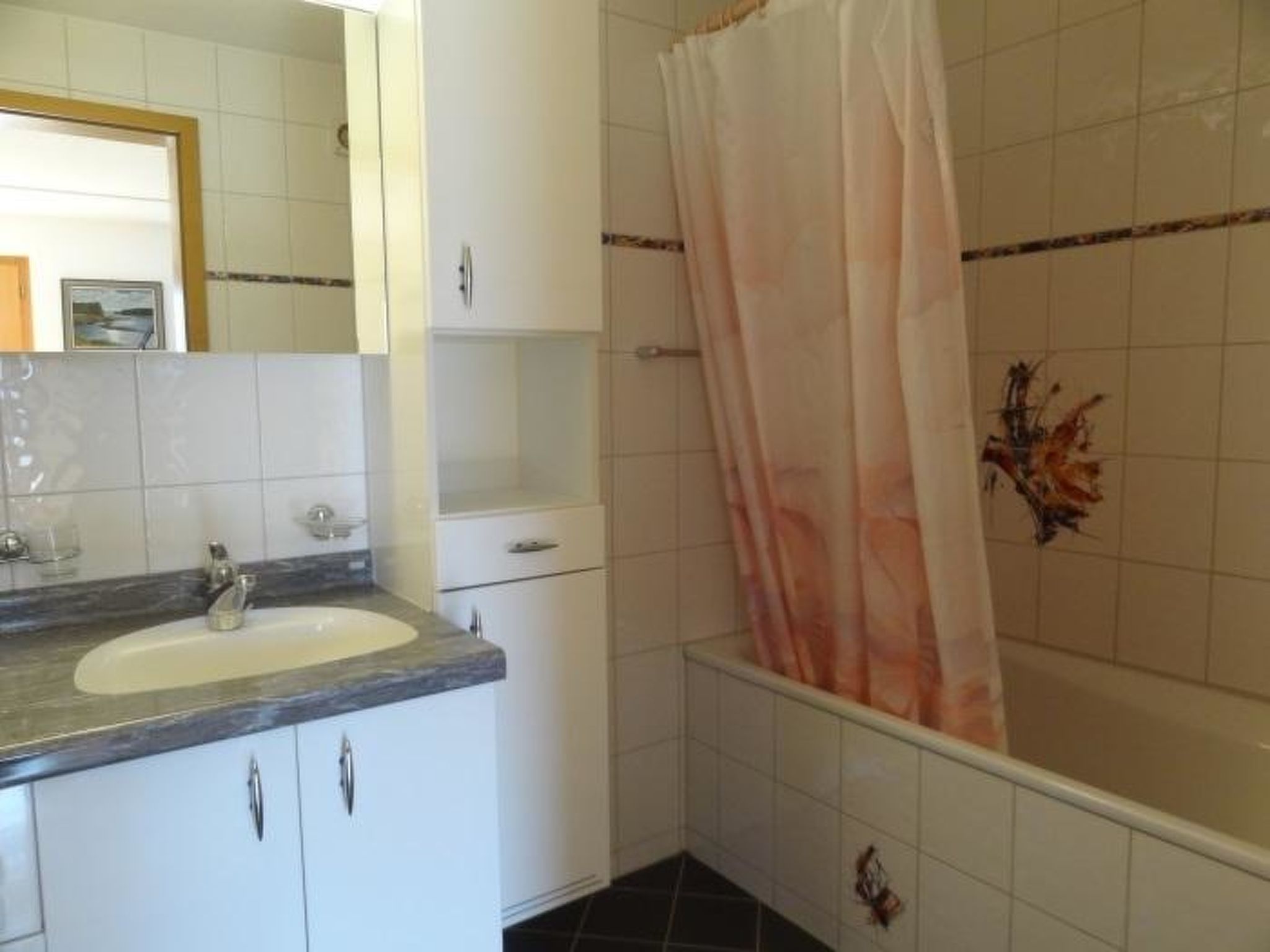 Photo of Schwizi's Holiday Apartments Appartement/Fewo, Badewanne, 2 Schlafräume No. 09