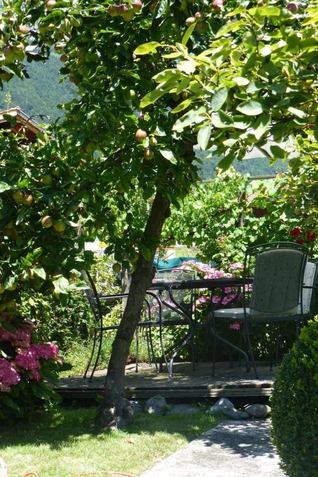 Photo of Chalet-Hausteil mit Garten im Dorfkern