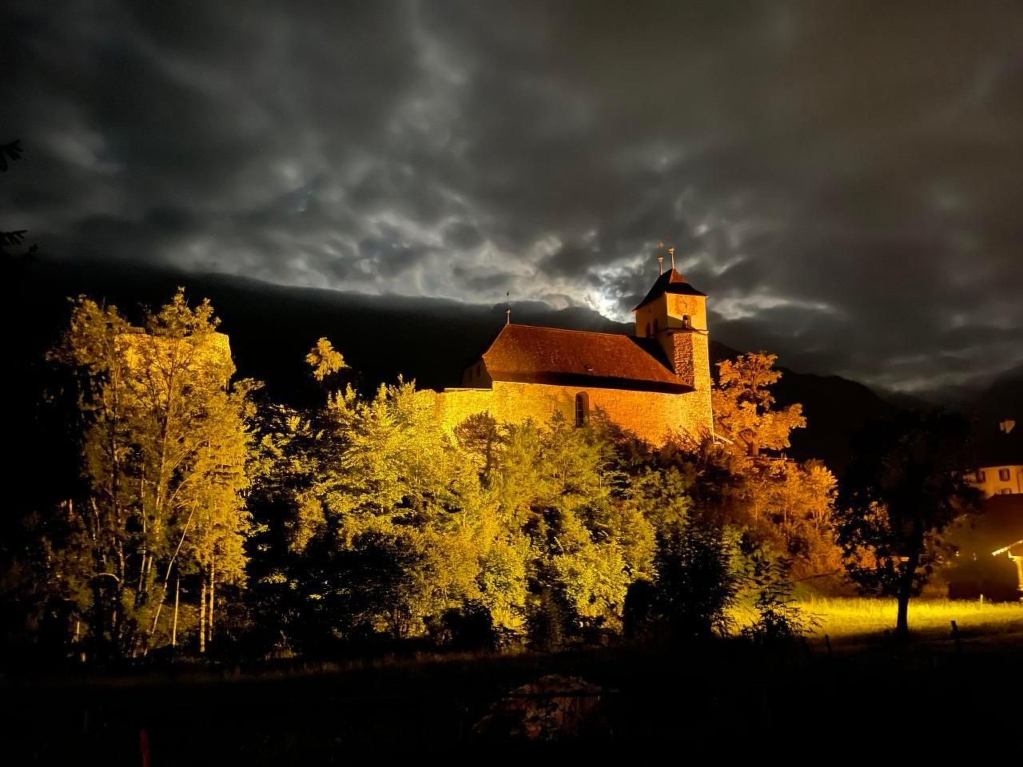 Photo of Chalet-Hausteil mit Garten im Dorfkern