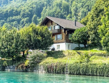 Chalet direct aan het meer van Brienz – 5 slaapkamers, uitzicht op bergen - thumbnail 1