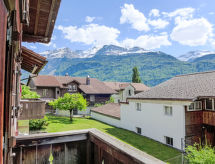 Historisch chalet aan het meer van Brienz met zonnig terras - thumbnail 4