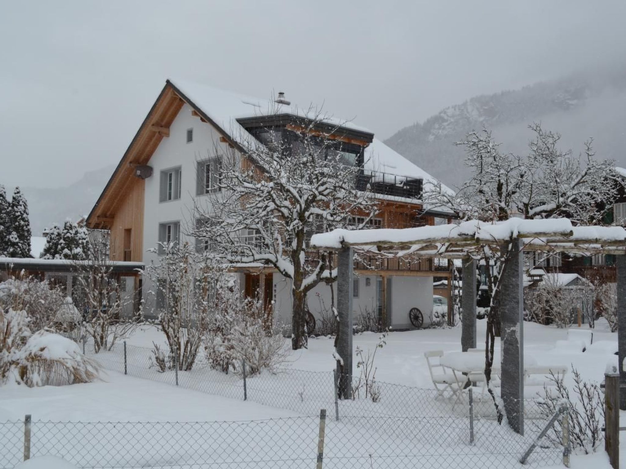 Photo of mountain-panorama EG 2-Bettwohnung