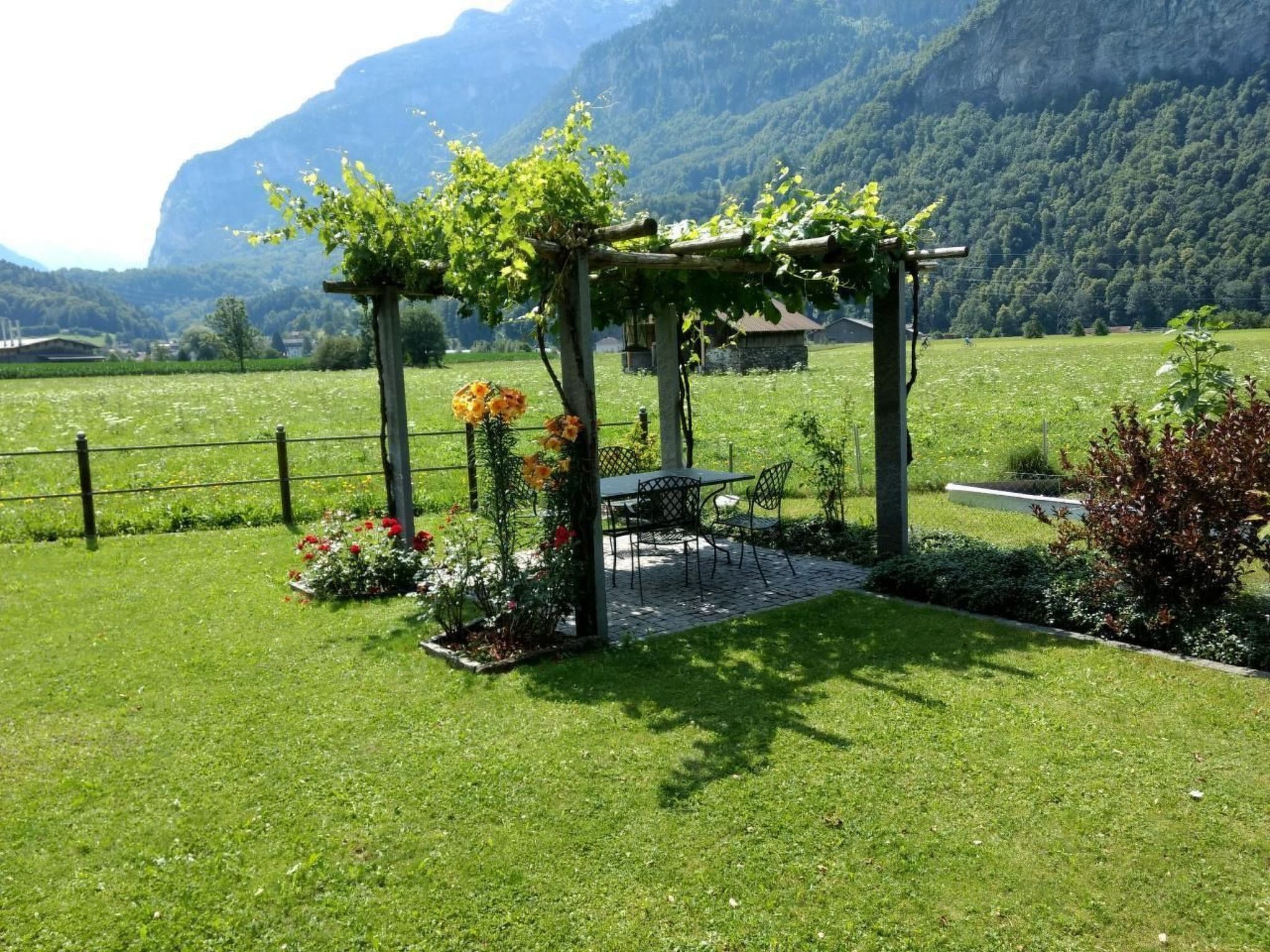 Mountain-panorama DG-Image-tags.info