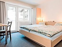 Zonnig appartement voor 4 aan de skipiste en bergmeren in Saas-Grund - thumbnail 4