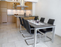 Ruim appartement voor 6 personen aan de skipiste in Saas-Grund - thumbnail 2