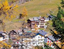 Historisch appartement in Saas-Grund met panoramisch uitzicht op de bergen - thumbnail 2