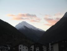 Haus Artemis: Modern appartement met panoramisch uitzicht in Saas-Grund - thumbnail 6