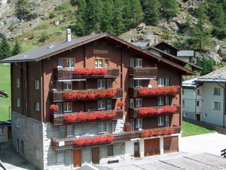 Search and Stay destination Saas-Grund, VS - Switzerland from AU$ 409. Bergfreude