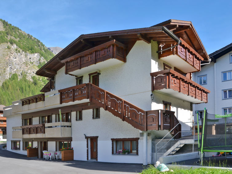 Aan de piste: Sfeervol appartement in Saas-Grund met wellness in Saas-Grund