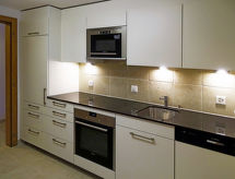 Appartement aan de piste in Saas-Grund met bergzicht - thumbnail 3