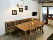 Appartement aan de piste in Saas-Grund met bergzicht - thumbnail 3