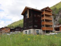 Ferienhaus Capricorn: Gerenoveerd Valais vakantiehuis in Saas-Grund met bergpanorama - thumbnail 1